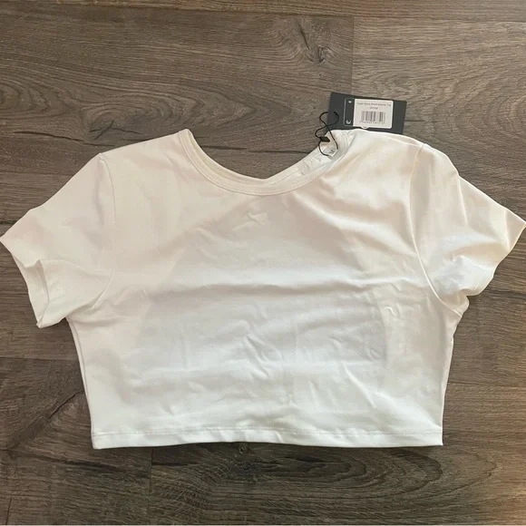 Lazuli Label | Nola Open Back Short Sleeve Top NWT - Picture 2 of 3